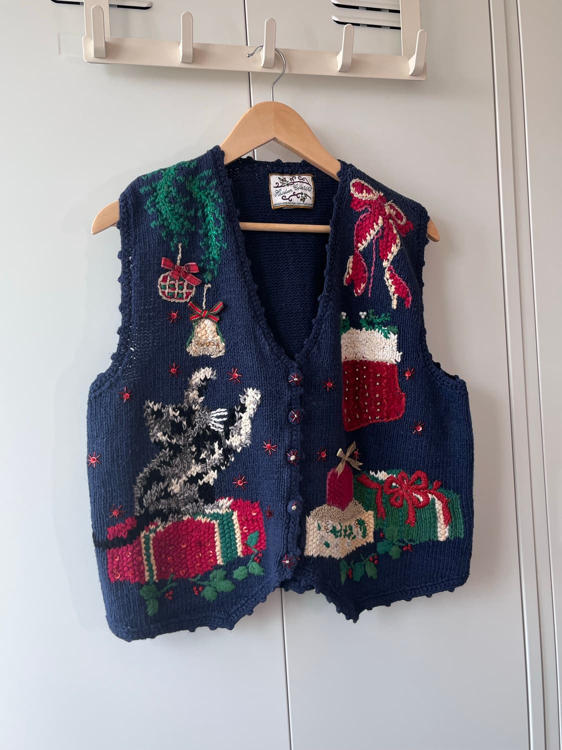 Heirloom collection 크리스마스 고양이 자수 니트 조끼 상품이미지2