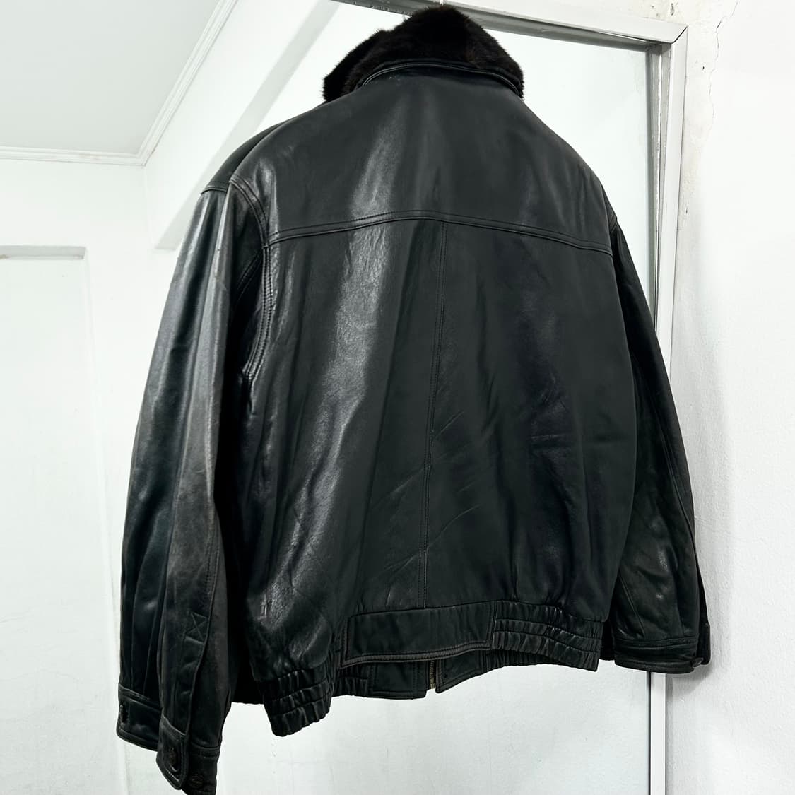 입생로랑 90s 양가죽 퍼카라 봄버 자켓 상품이미지5