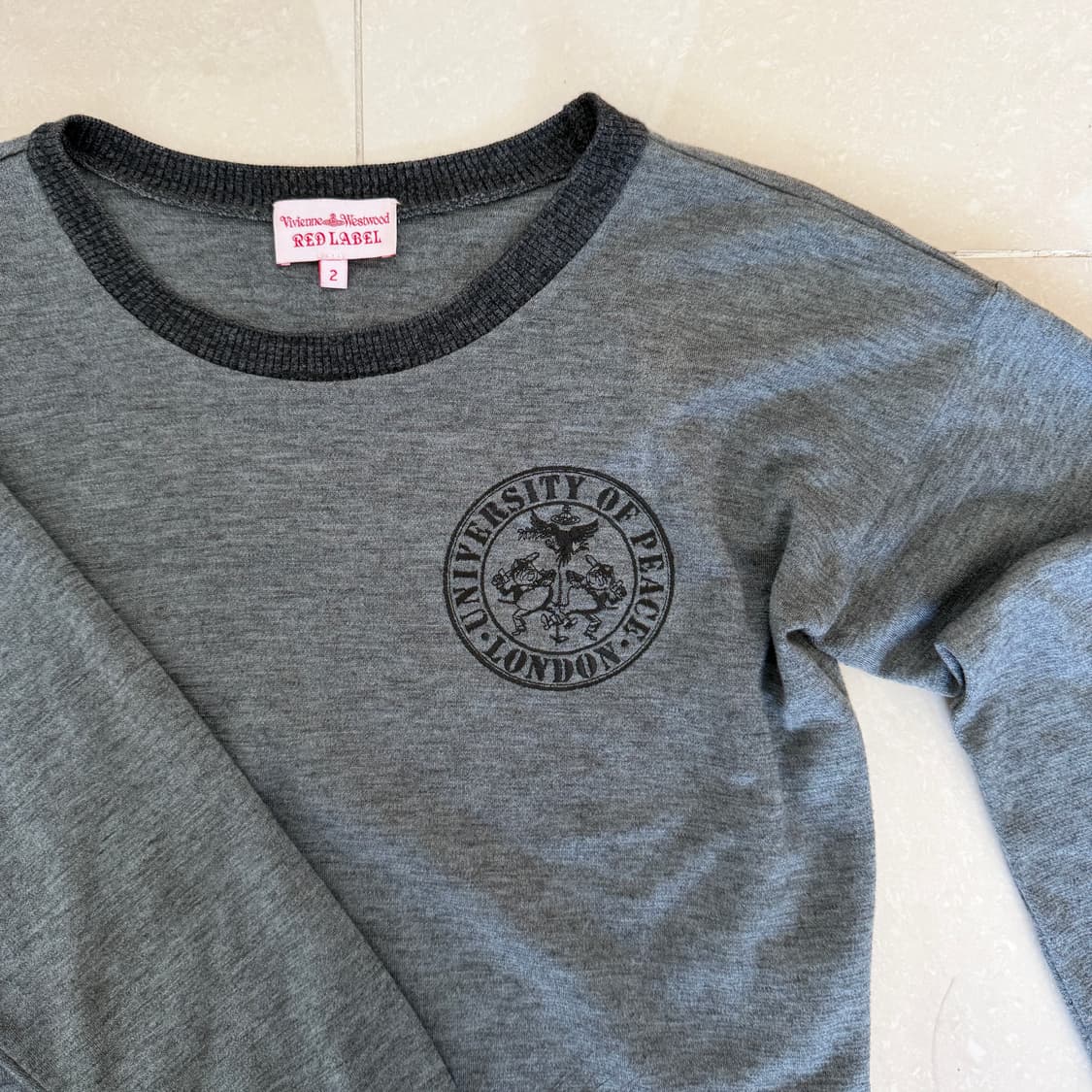 Vivienne Westwood University of peace 탑 상품이미지2