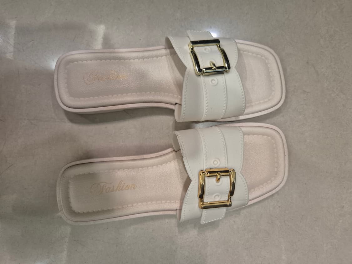 화이트 버클 뮬 슬리퍼 상품이미지1