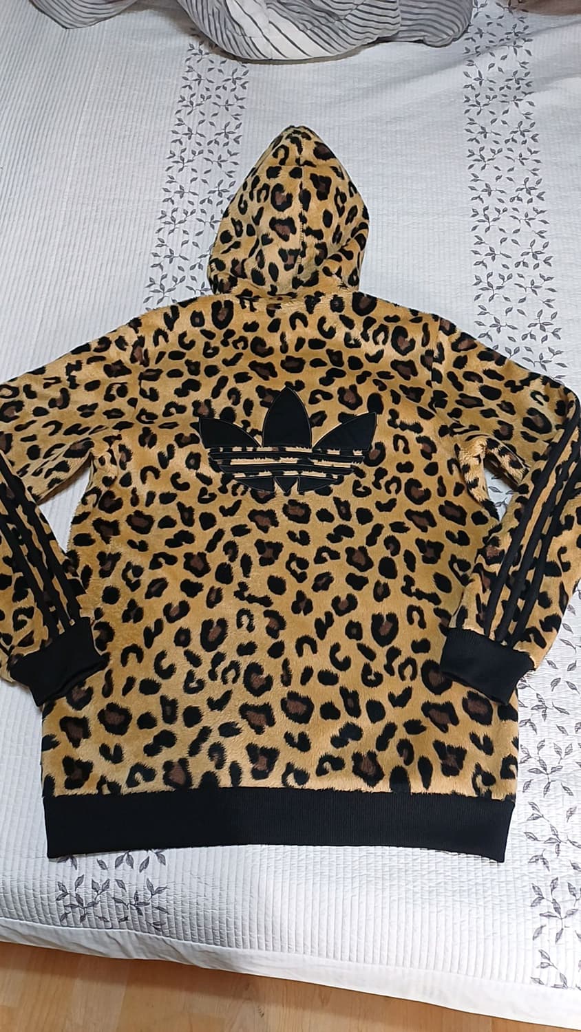 아디다스 레오파드후리스 실측100 가슴56 기장74 상품이미지4