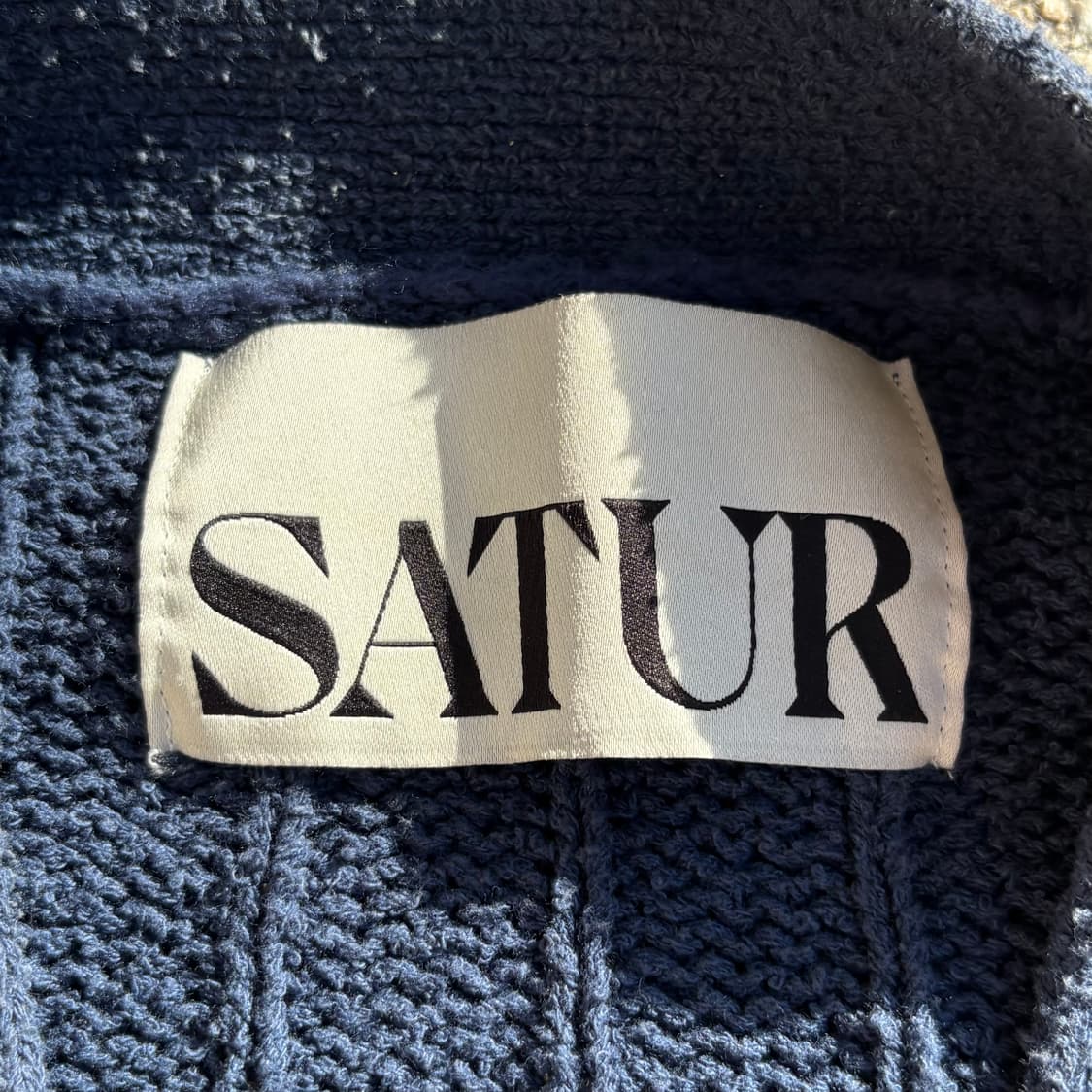 SATUR 파로 오버사이즈 부클 가디건 상품이미지6