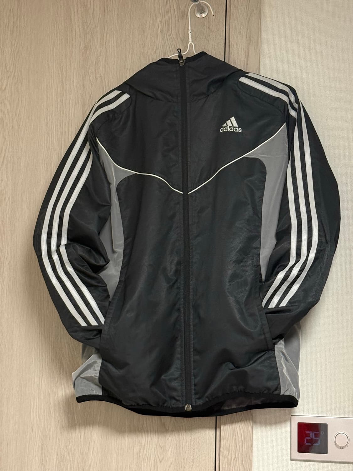 아디다스 바람막이 상품이미지1