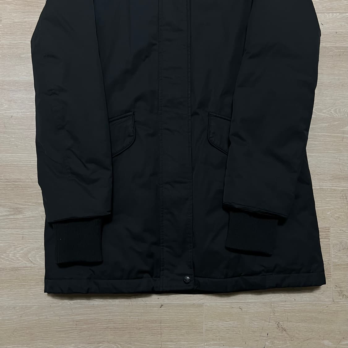 타미힐피거 여성 와펜 후드 미디엄 패딩 점퍼 [블랙] XS/85 상품이미지3