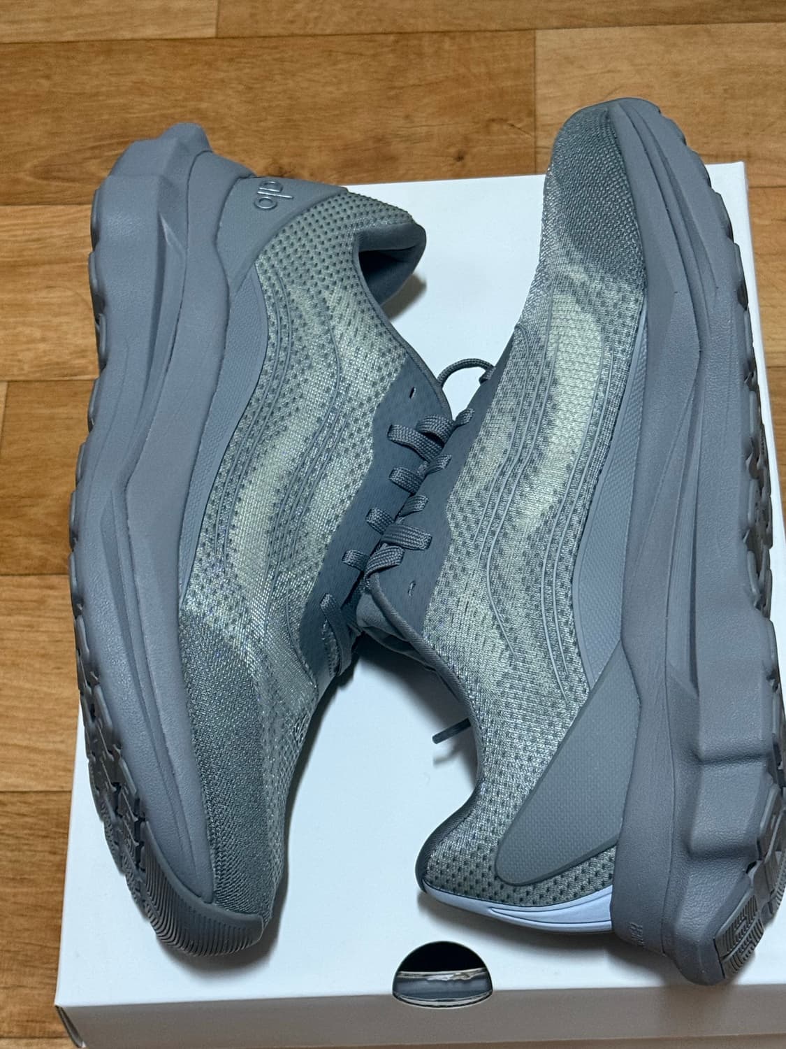 알로 요가 러너 런닝화 그레이 8.5M 새제품 상품이미지3