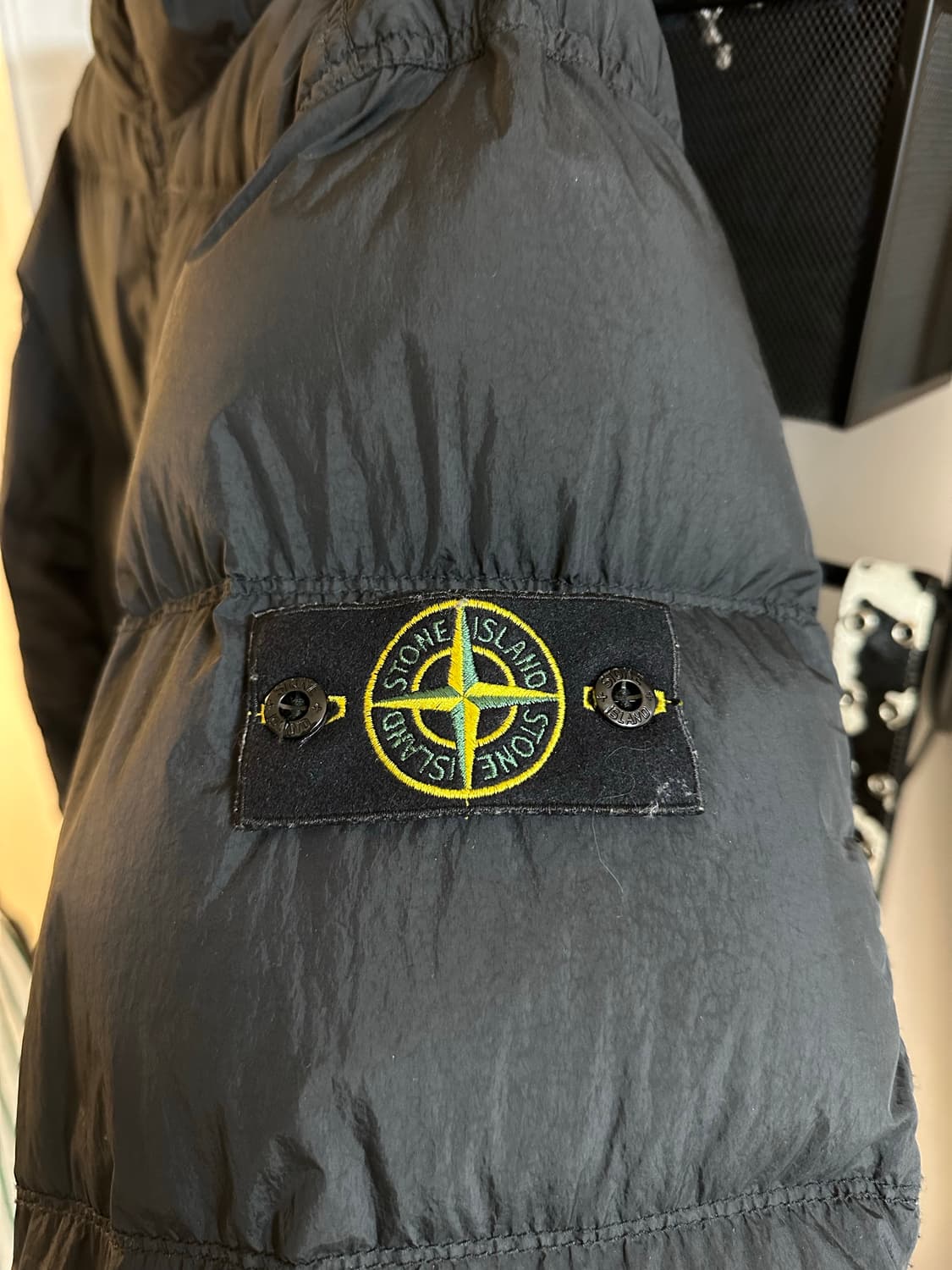 (XL)스톤 아일랜드 24FW 크링클랩스 패딩 블랙 상품이미지3