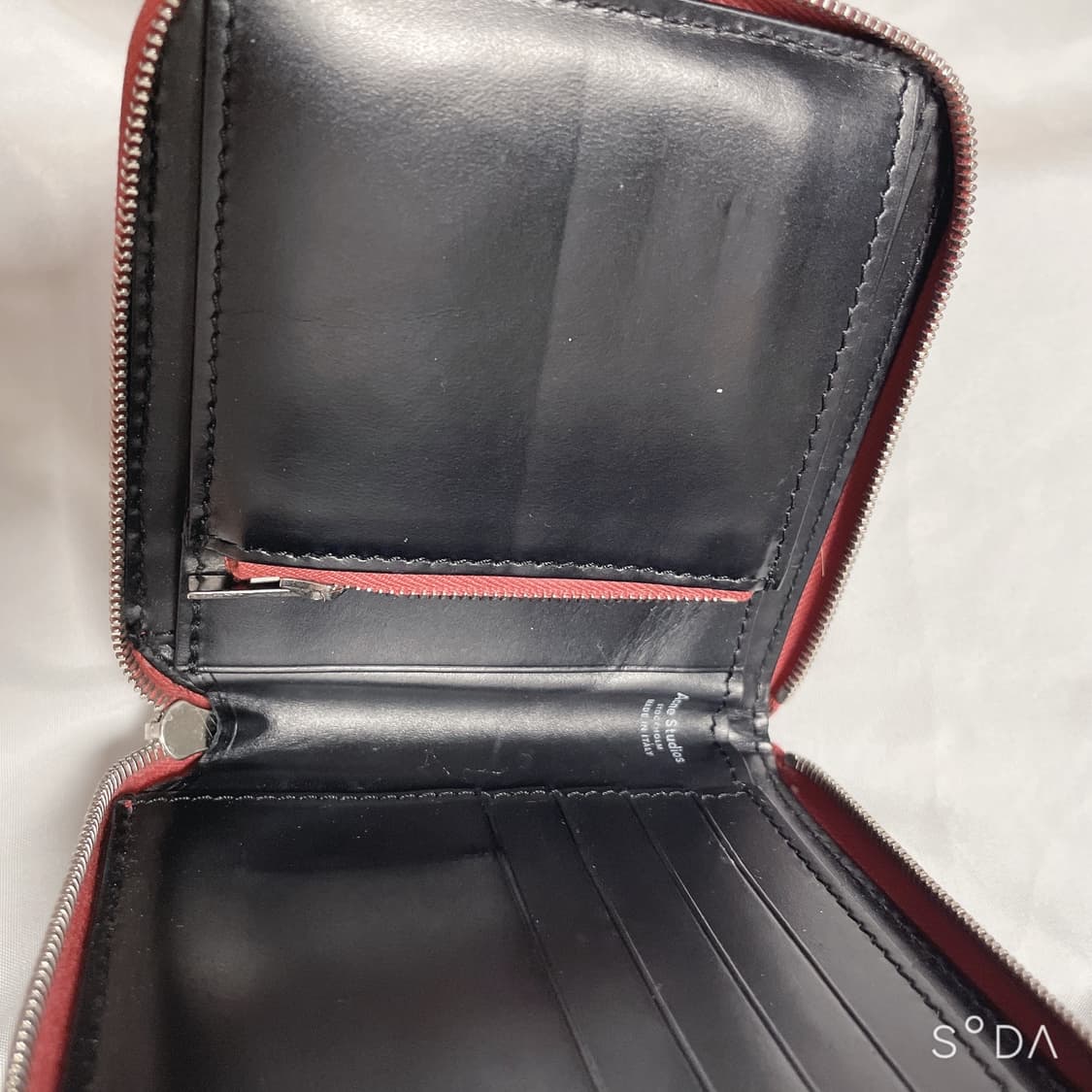 아크네스튜디오 버건디 지갑 상품이미지5