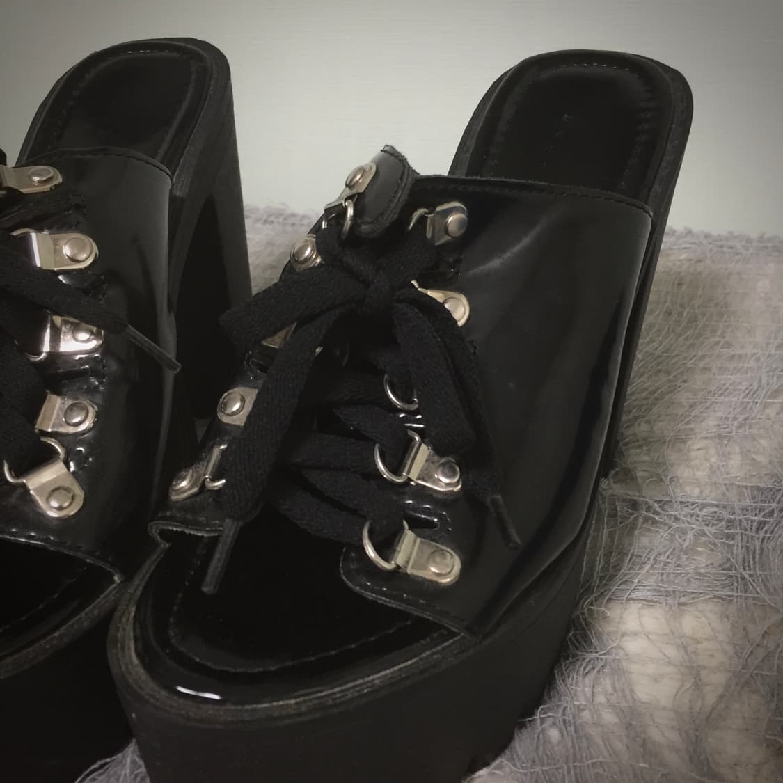 bubbles punk ribbon chunky high heels 상품이미지8