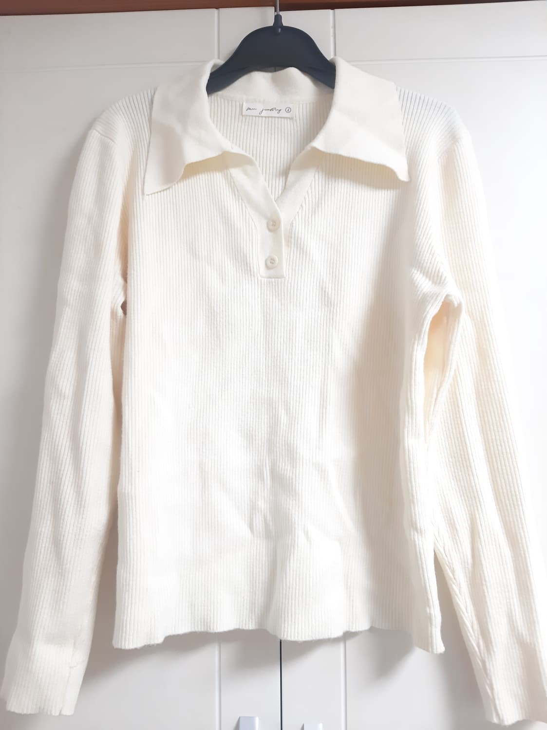 아이보리 화이트 카라 골지 니트 긴팔티 상품이미지1