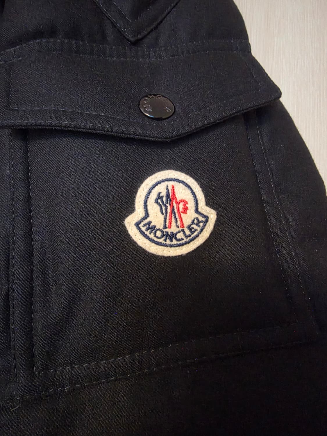 [5사이즈] 몽클레어 몽제네브르 블랙 숏 다운 패딩 상품이미지2