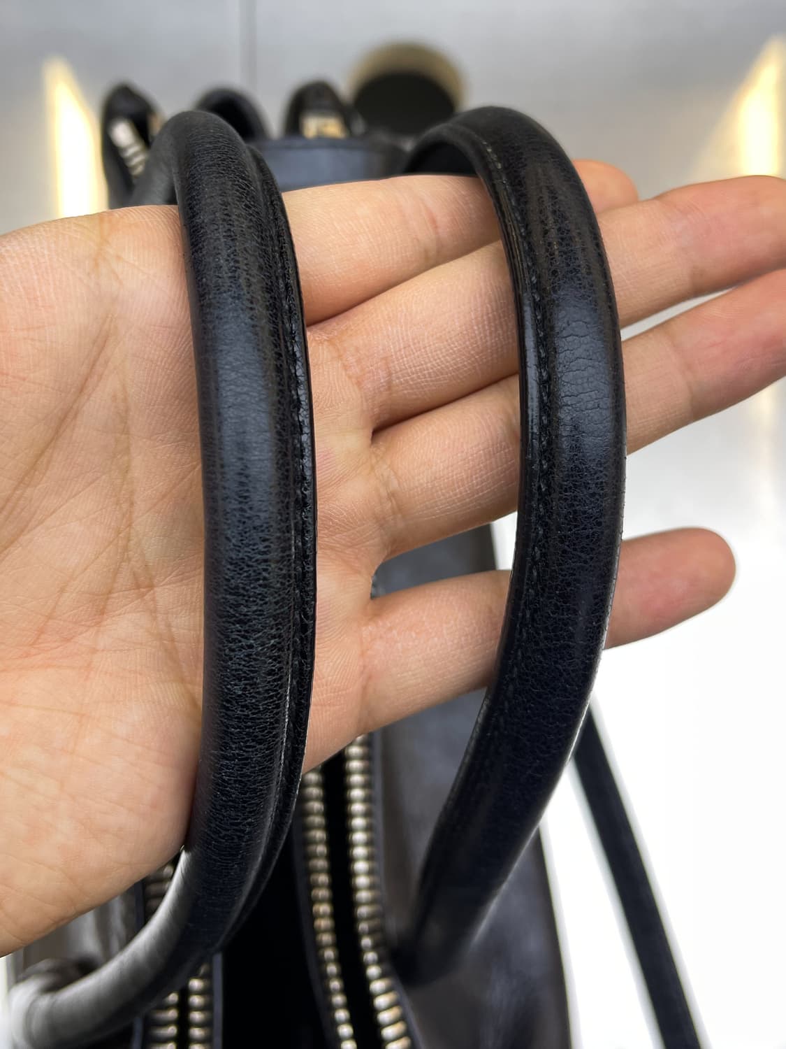 미우미우 비텔로 샤인 토트백 상품이미지5