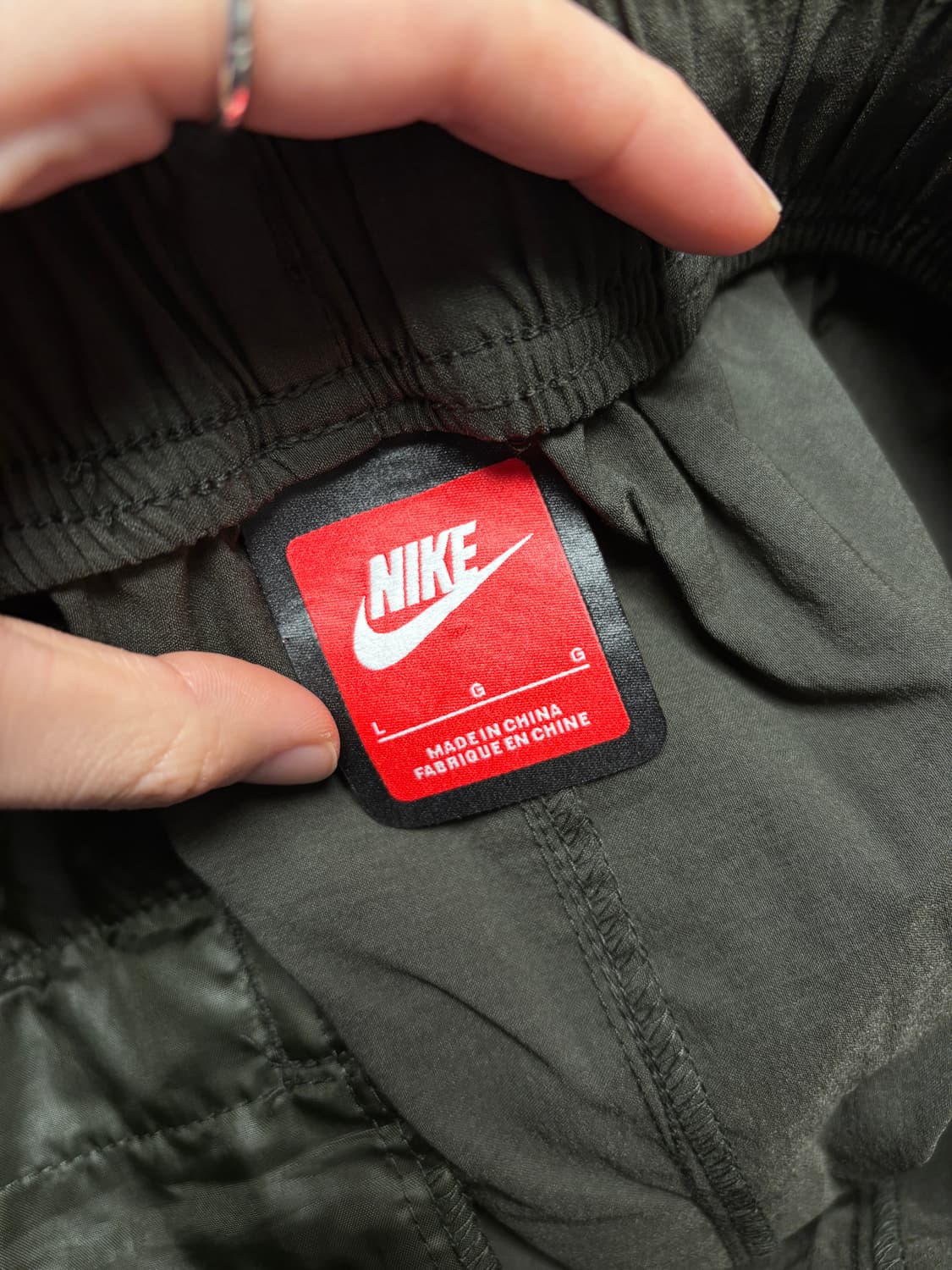[NIKE] 테크 우븐 오픈 헴 오버사이즈드 팬츠 상품이미지3