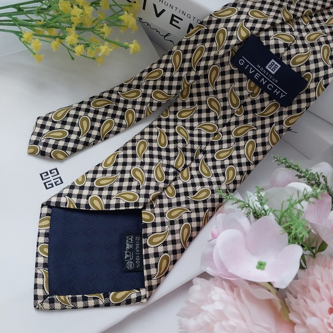 지방시 실크 옐로우 페이즐리&체크 넥타이 9.8cm A+등급 K1096
 상품이미지4