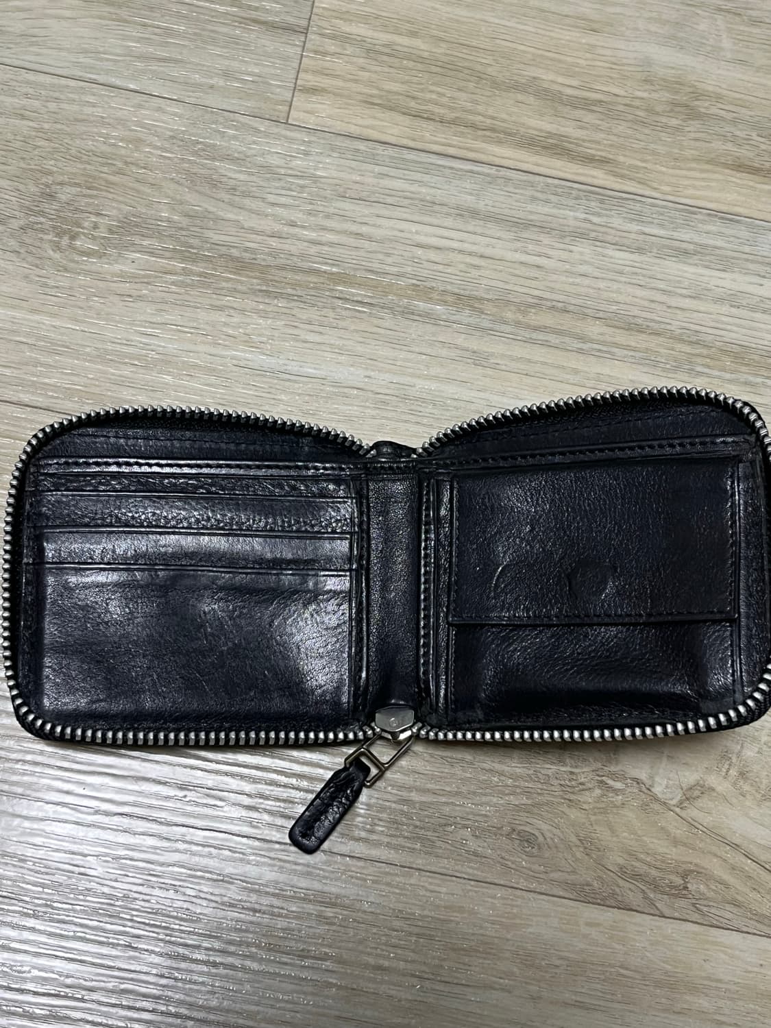 칼하트wip ZIP WALLET SMALL 소가죽 반지갑 상품이미지3