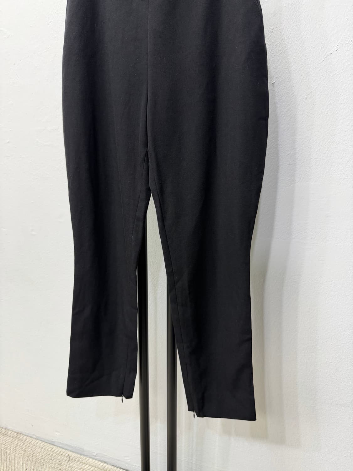 정품) 프라다 여성 블랙 슬랙스 지퍼 디테일 바지 38(23) 상품이미지3
