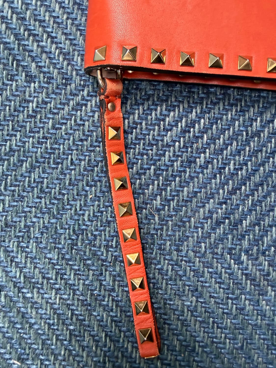 [정품] 발렌티노 가라바니 락스터드 클러치백 (오렌지 레더) 상품이미지7