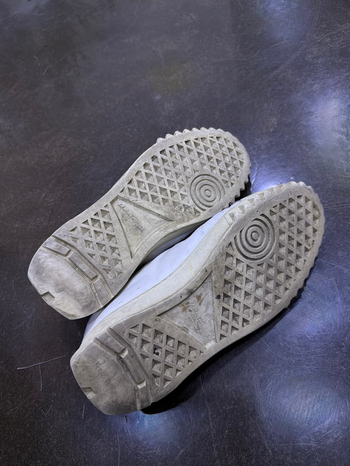 살바토레 페라가모 큐브 화이트 스니커즈 7 사이즈 260 상품이미지8