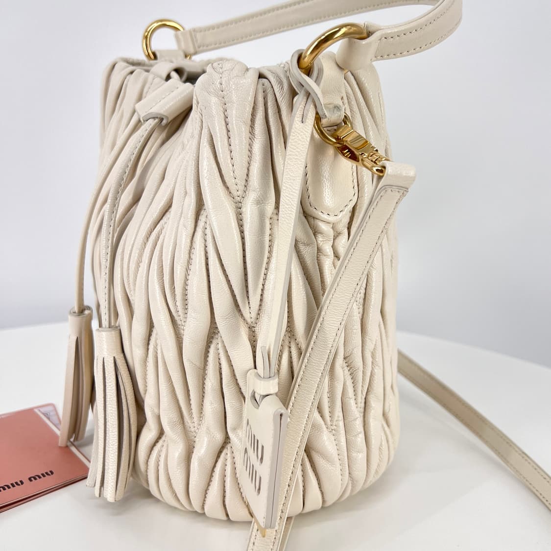 미우미우 마테라쎄 나파 버킷백 아이보리 (5BE084) 상품이미지6