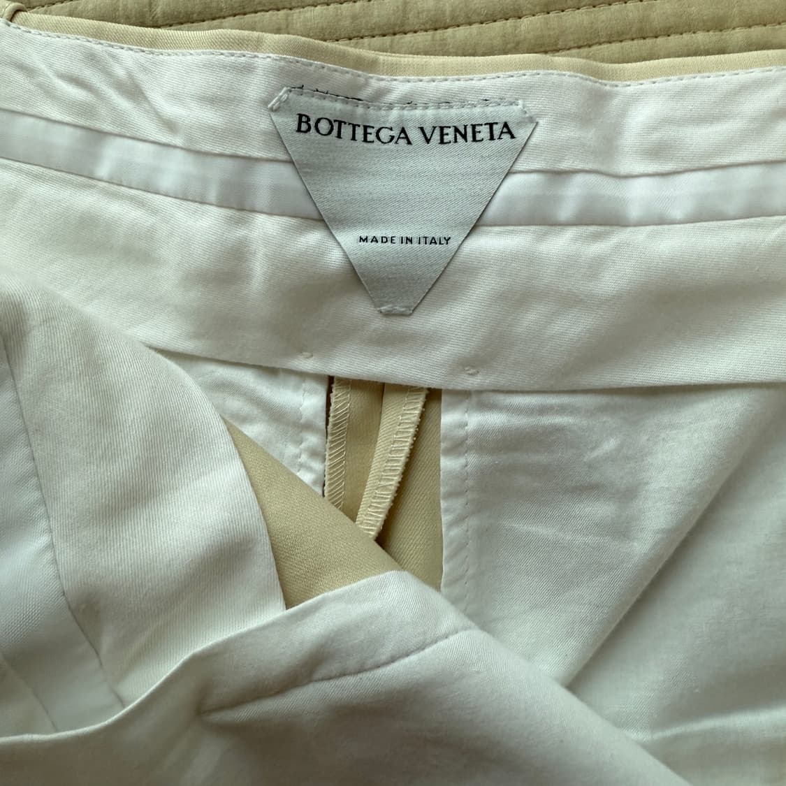 보테가베네타(Bottega Veneta) 백 트라이앵글 버뮤다 팬츠 상품이미지4