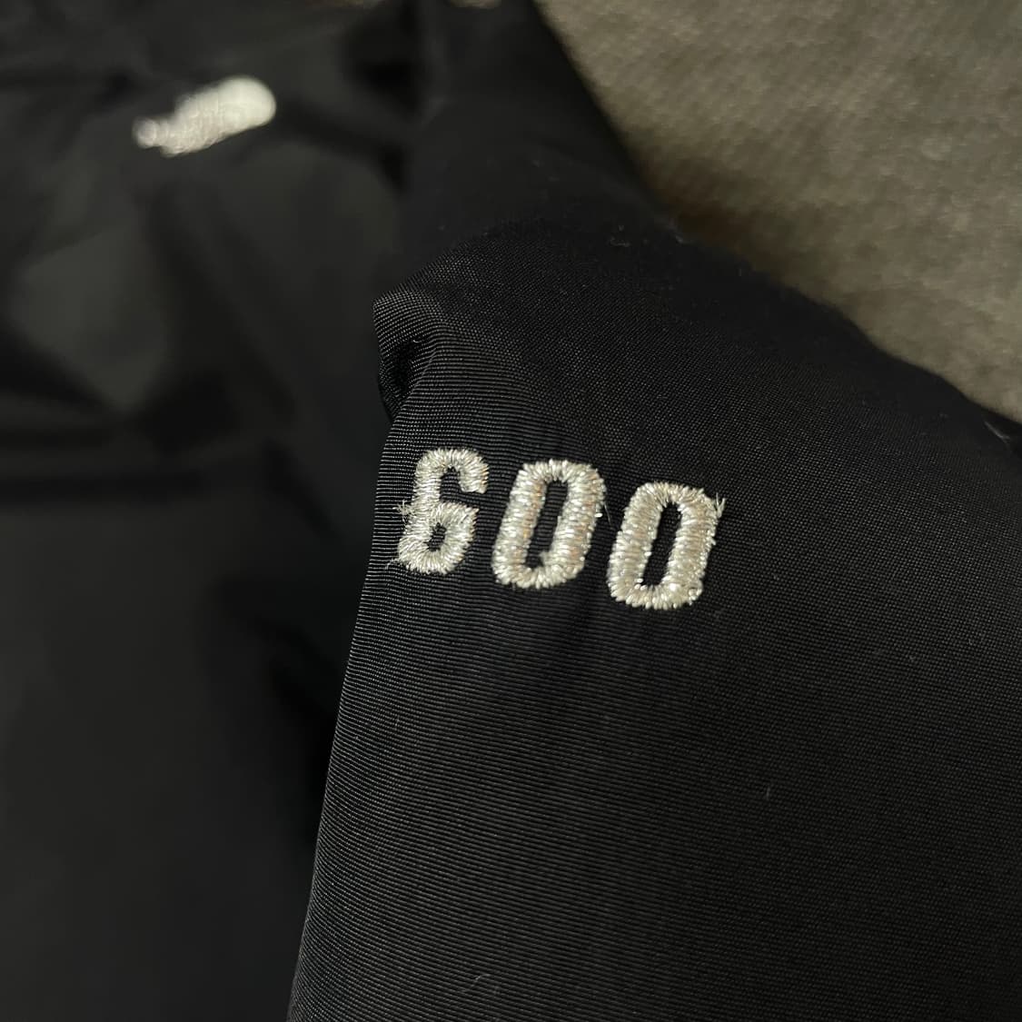 노스페이스 블랙 트윙클로고 바람막이 패딩 상품이미지8