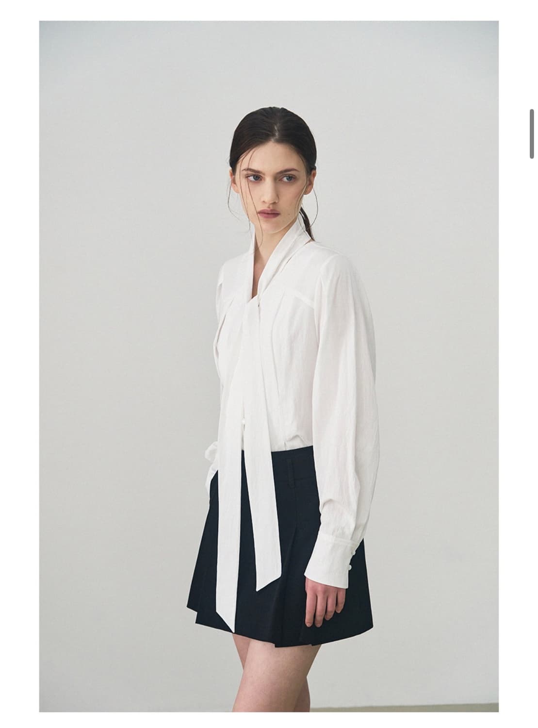 (M) 드로우핏 우먼 턱 브이넥 타이 블라우스 [IVORY] 판매 상품이미지3