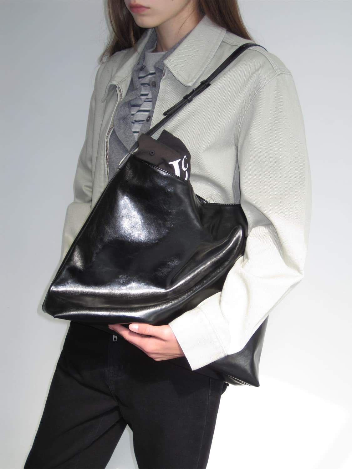 로우클래식 레더라지백 LOW CLASSIC LEATHER LARGE BA 상품이미지5