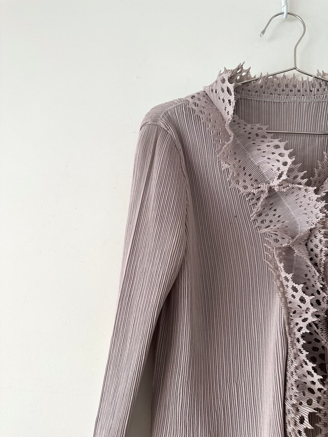 Art sculptural pleats cardigan / beige 상품이미지3