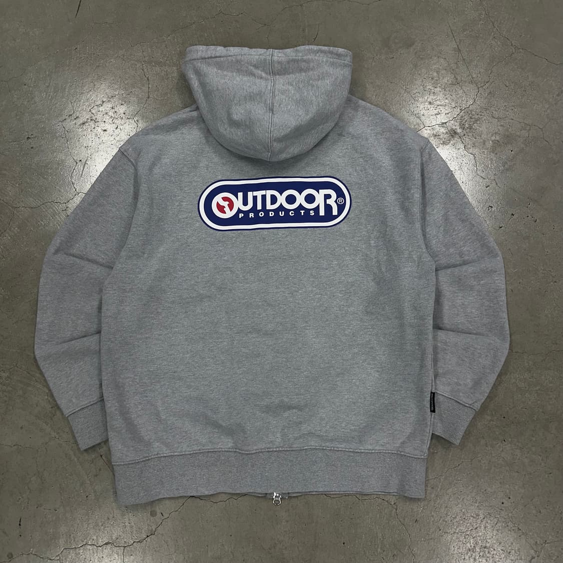 아웃도어 그레이 컬러 빅로고 후드 집업 상품이미지1