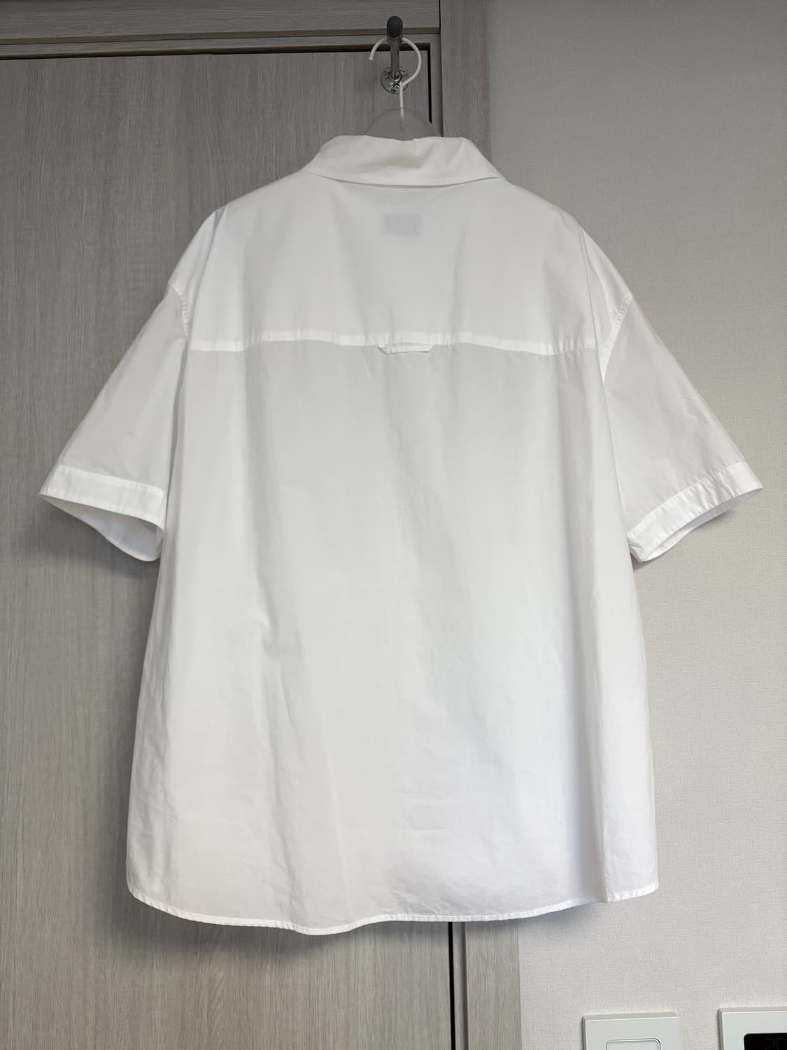 모이아 화이트 반팔 셔츠 상품이미지8