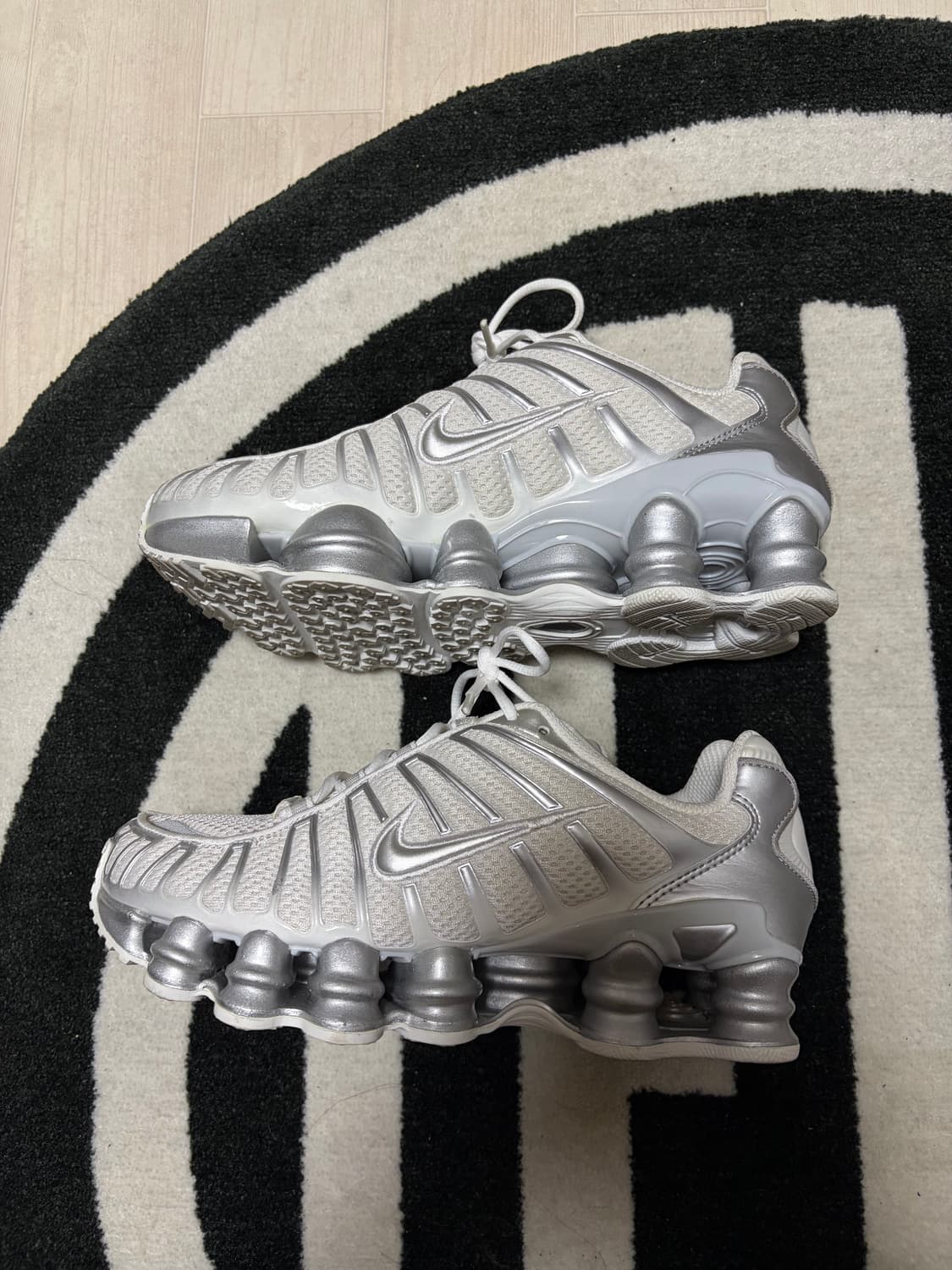 (W) 나이키 샥스 TL 메탈릭 실버 235사이즈 상품이미지4