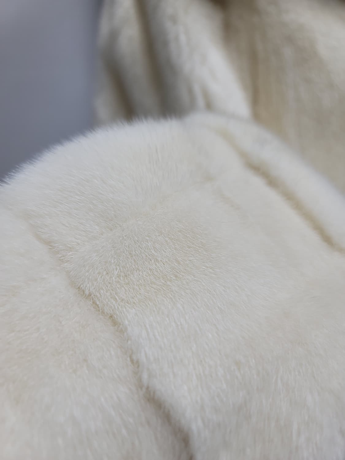 🎀코펜하겐 퍼플 등급🎀 펄화이트에 가까운 크림색 후드 밍크코트 상품이미지8