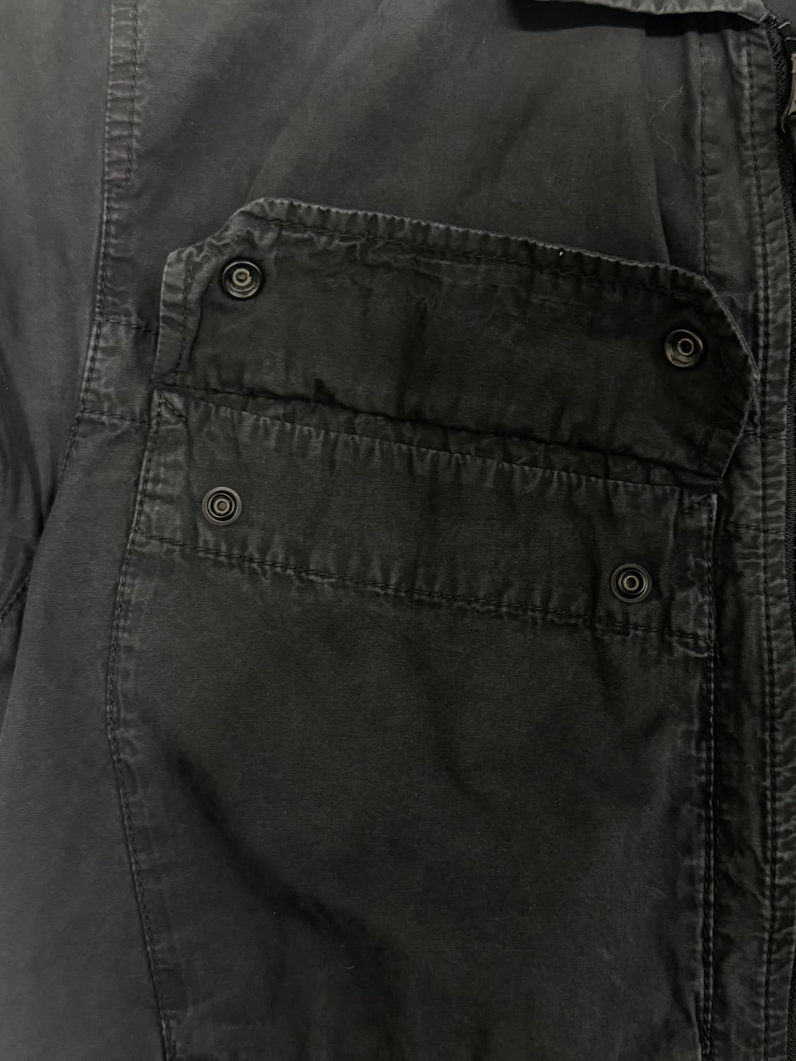 스톤아일랜드 브러쉬드 오가닉 코튼 오버셔츠 블랙 L 상품이미지4