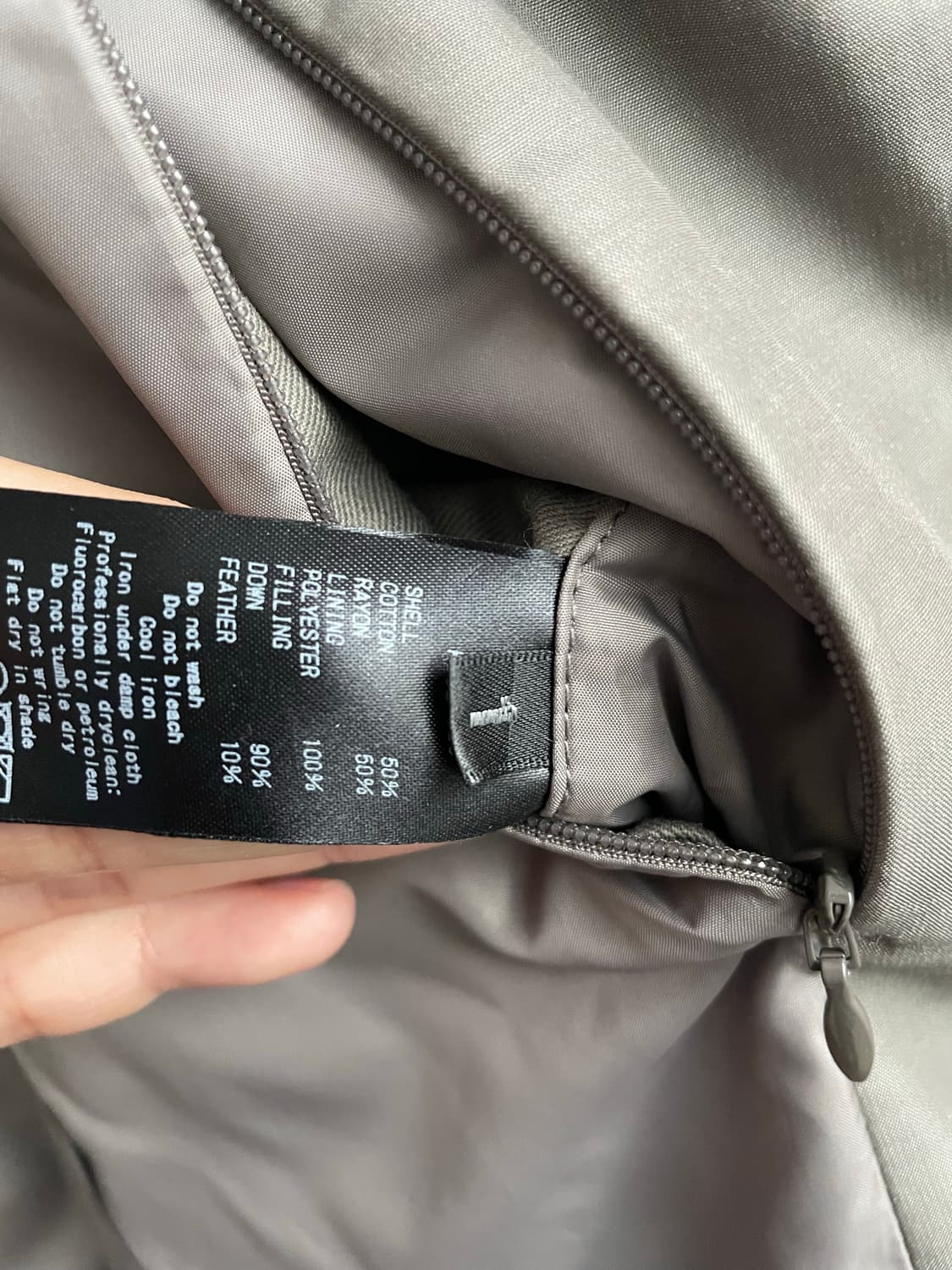 카즈유키쿠마가이 사선 집업 패딩 자켓 상품이미지8