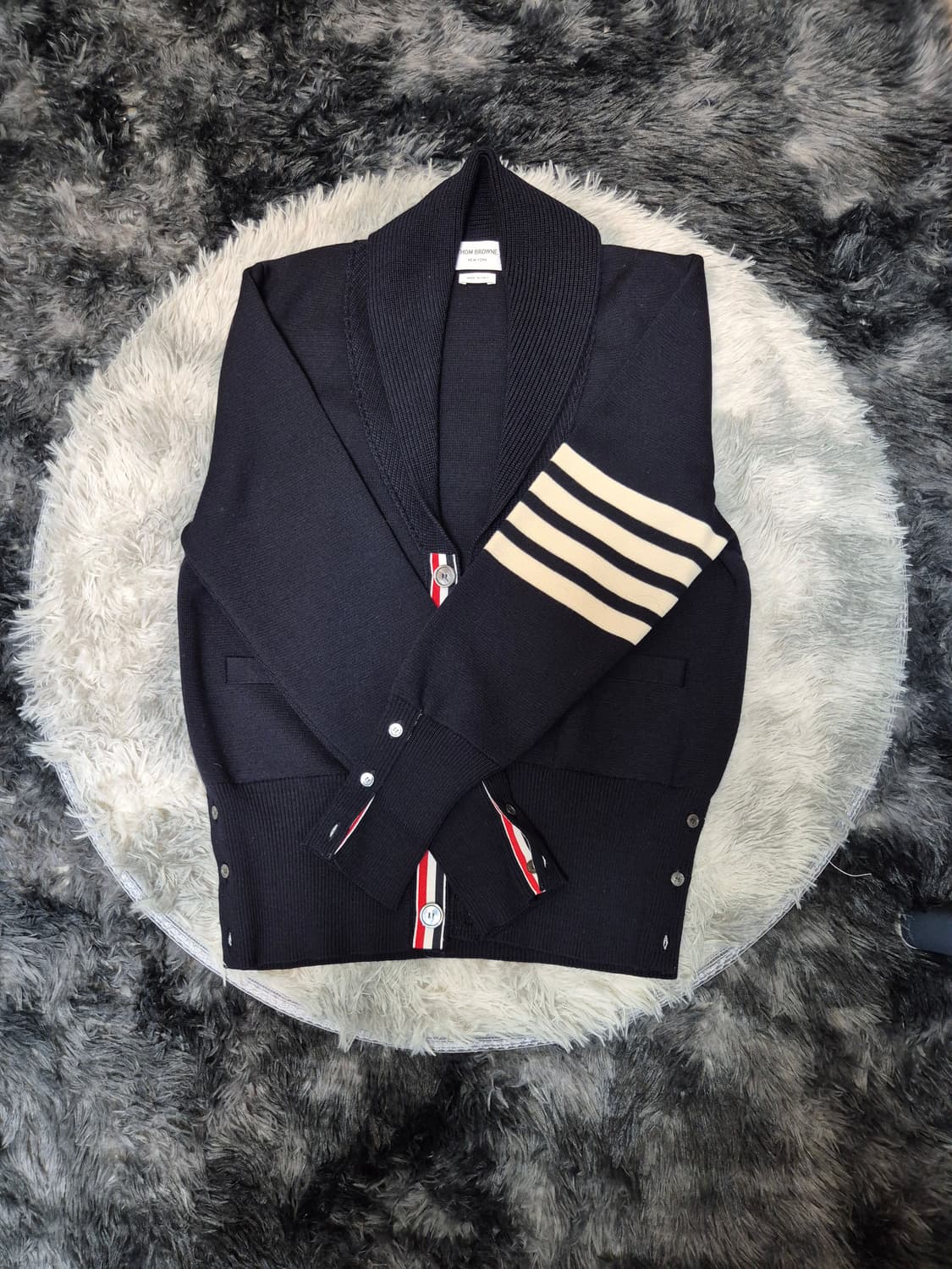 [새상품급] 톰브라운 밀라노 숏 칼라 가디건 상품이미지1