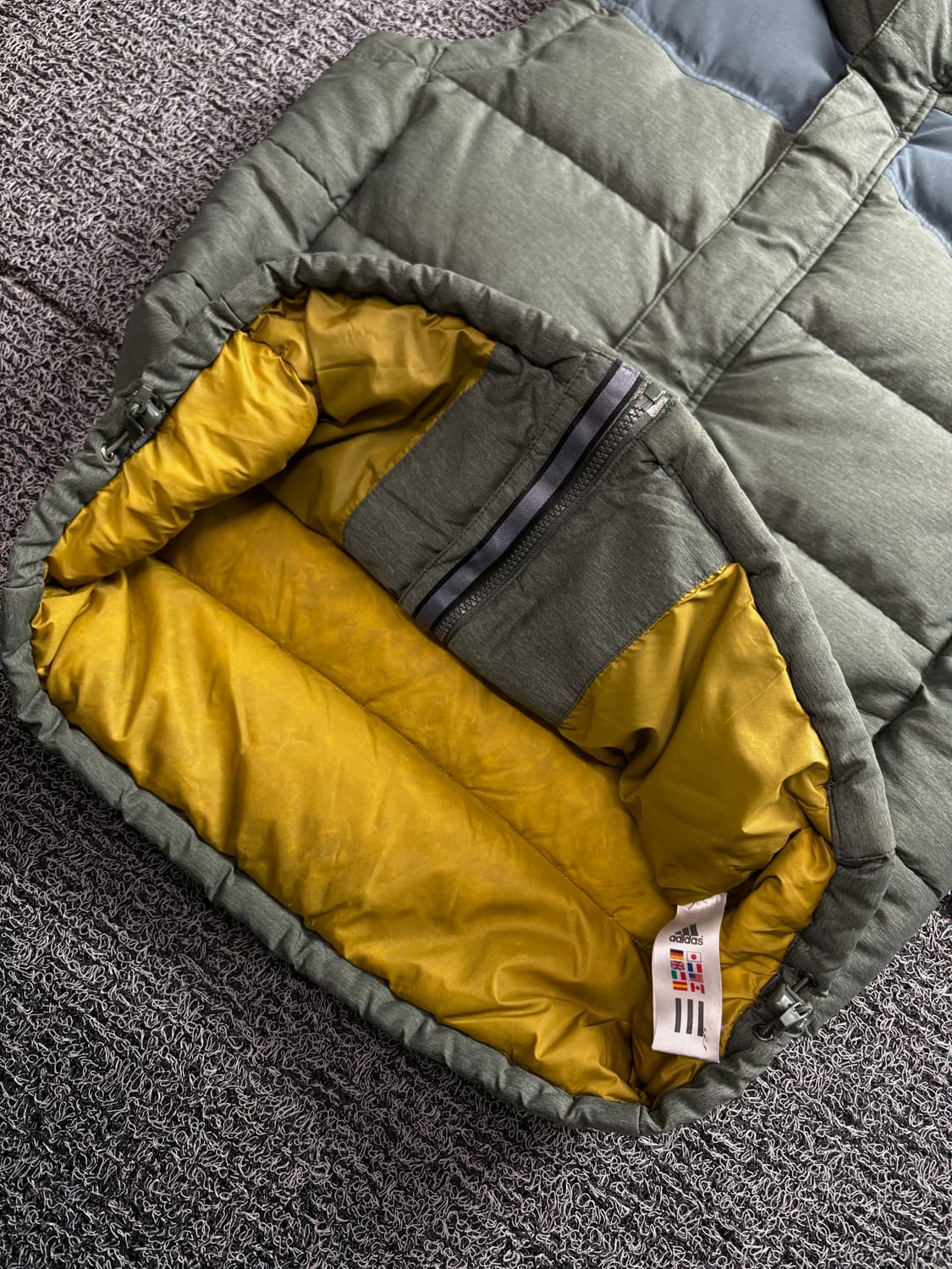 아디다스 프리마로프 카키 덕다운 베스트 2626 상품이미지3