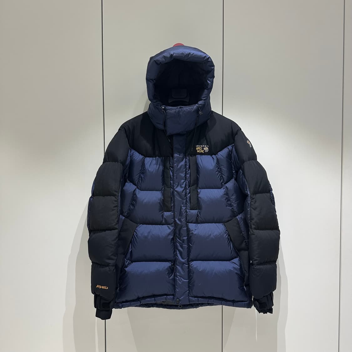 마운틴하드웨어 패딩 상품이미지1