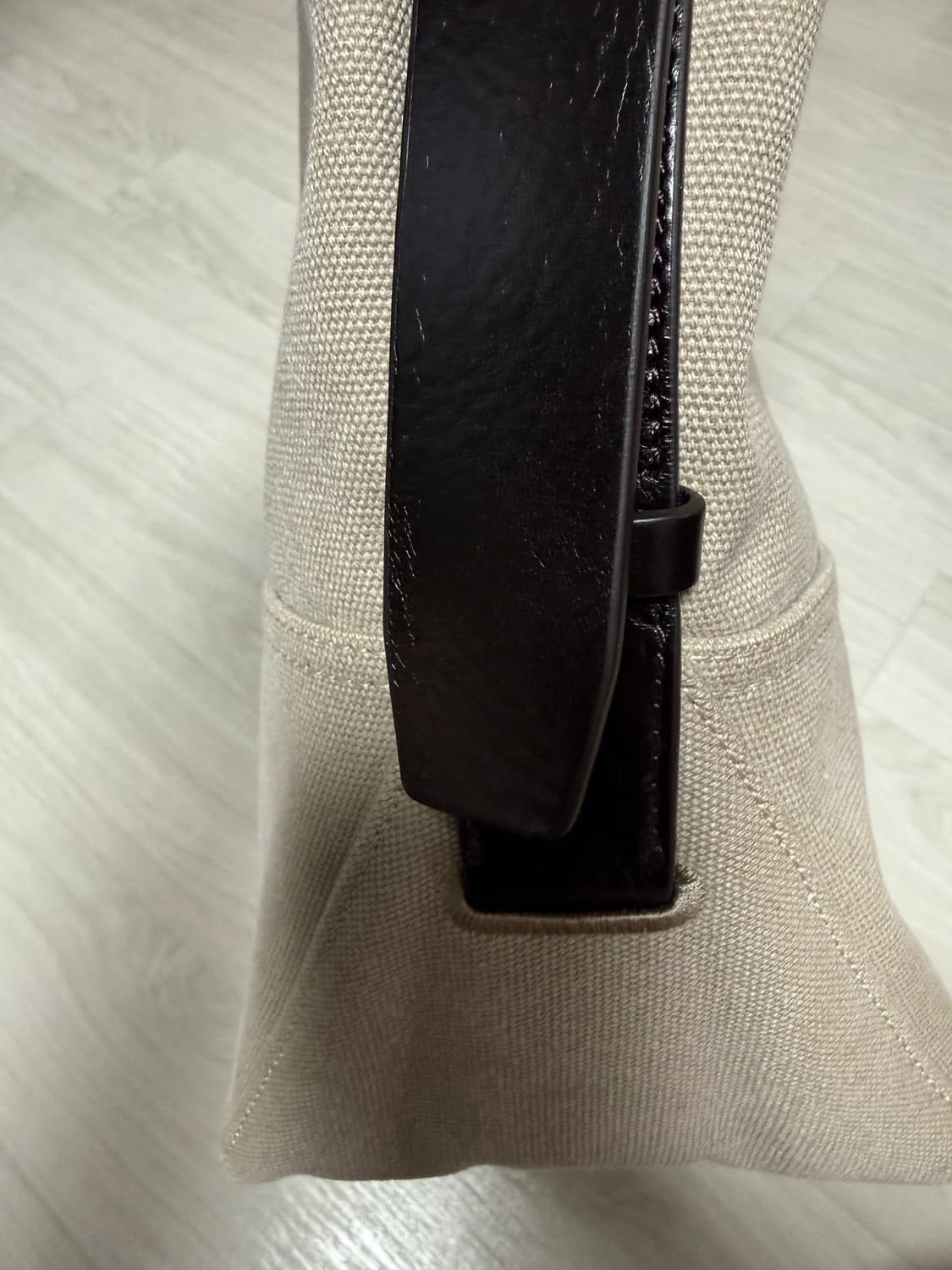 르메르 캔버스 토트백 다크린넨 상품이미지3