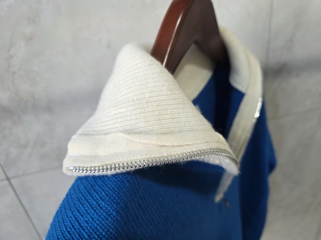 배색반집업 니트 상품이미지2