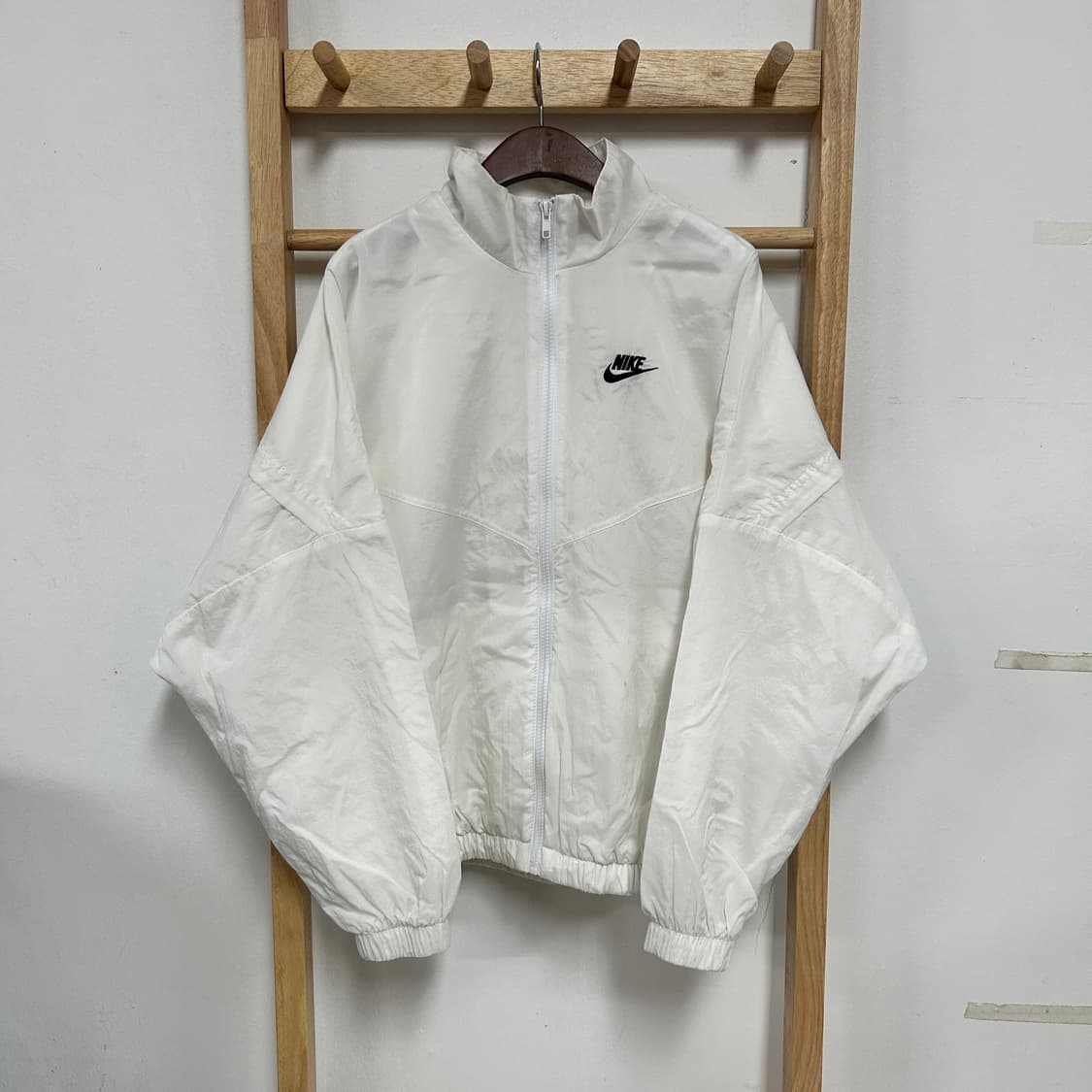 나이키 NSW 에센셜 윈드러너 우븐 바람막이 화이트 상품이미지3