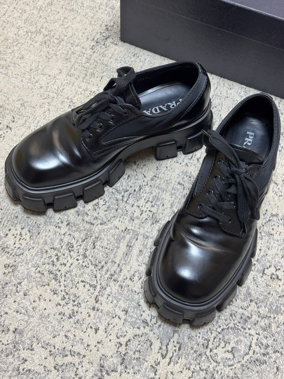 프라다 모놀리스 더비 uk9 상품이미지3