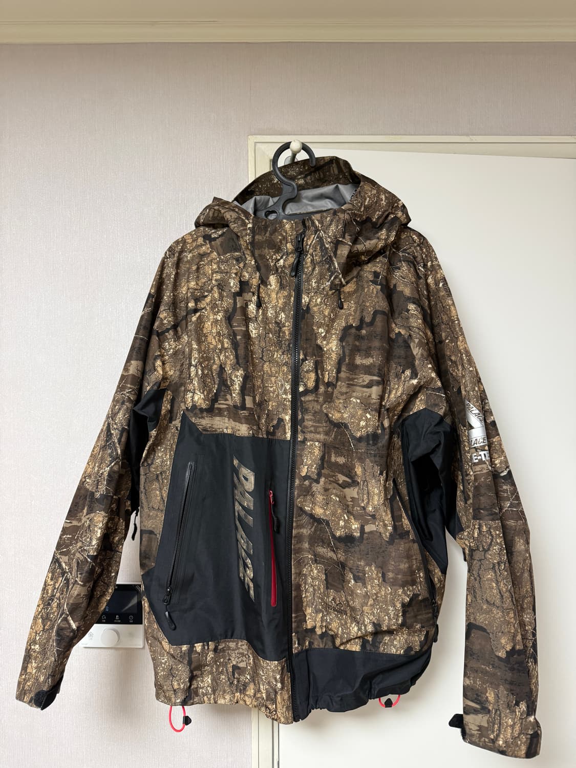 Palace Gore-Tex 3L Jacket Realtree 상품이미지4