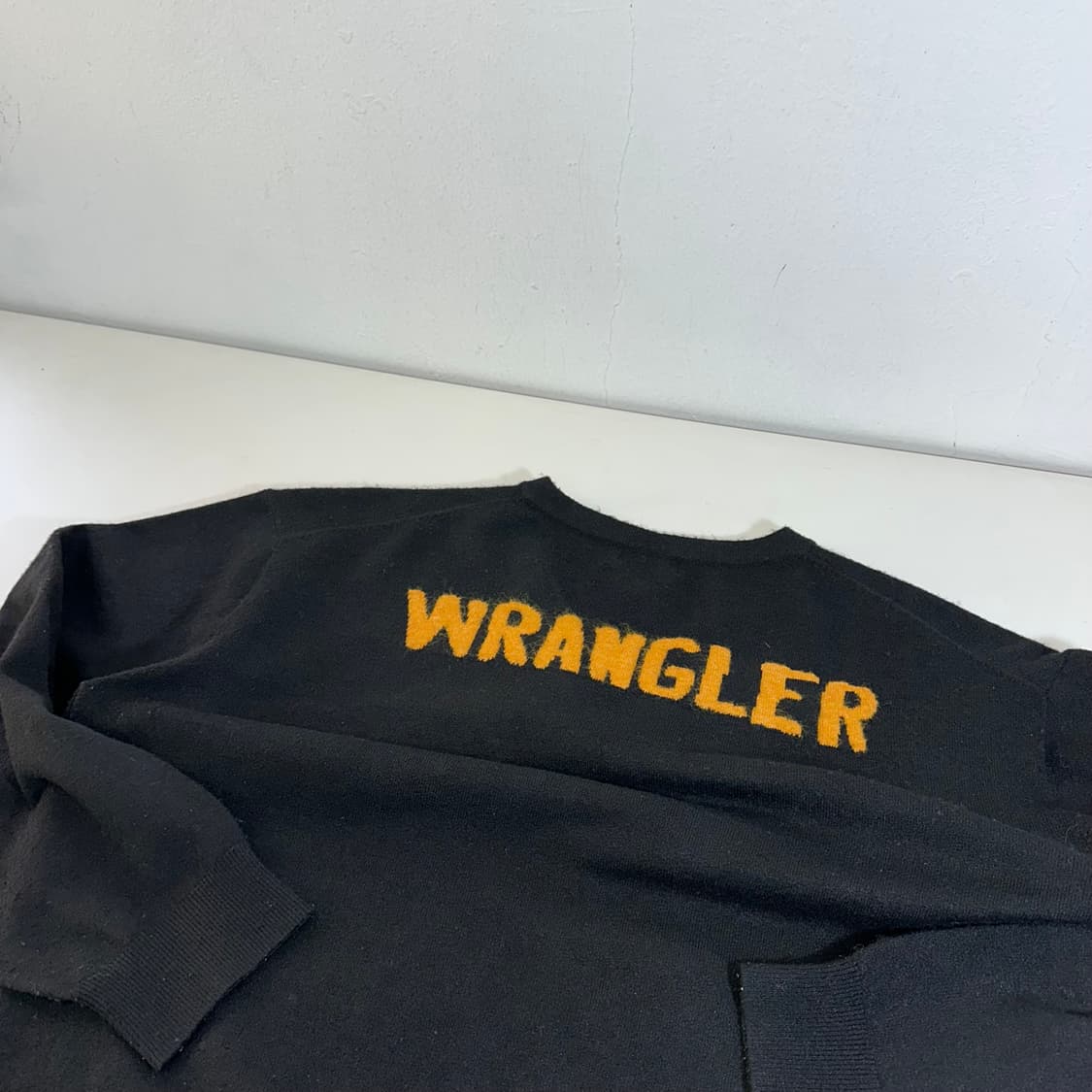 M 렝글러 블랙 울 브이넥니트 상품이미지1