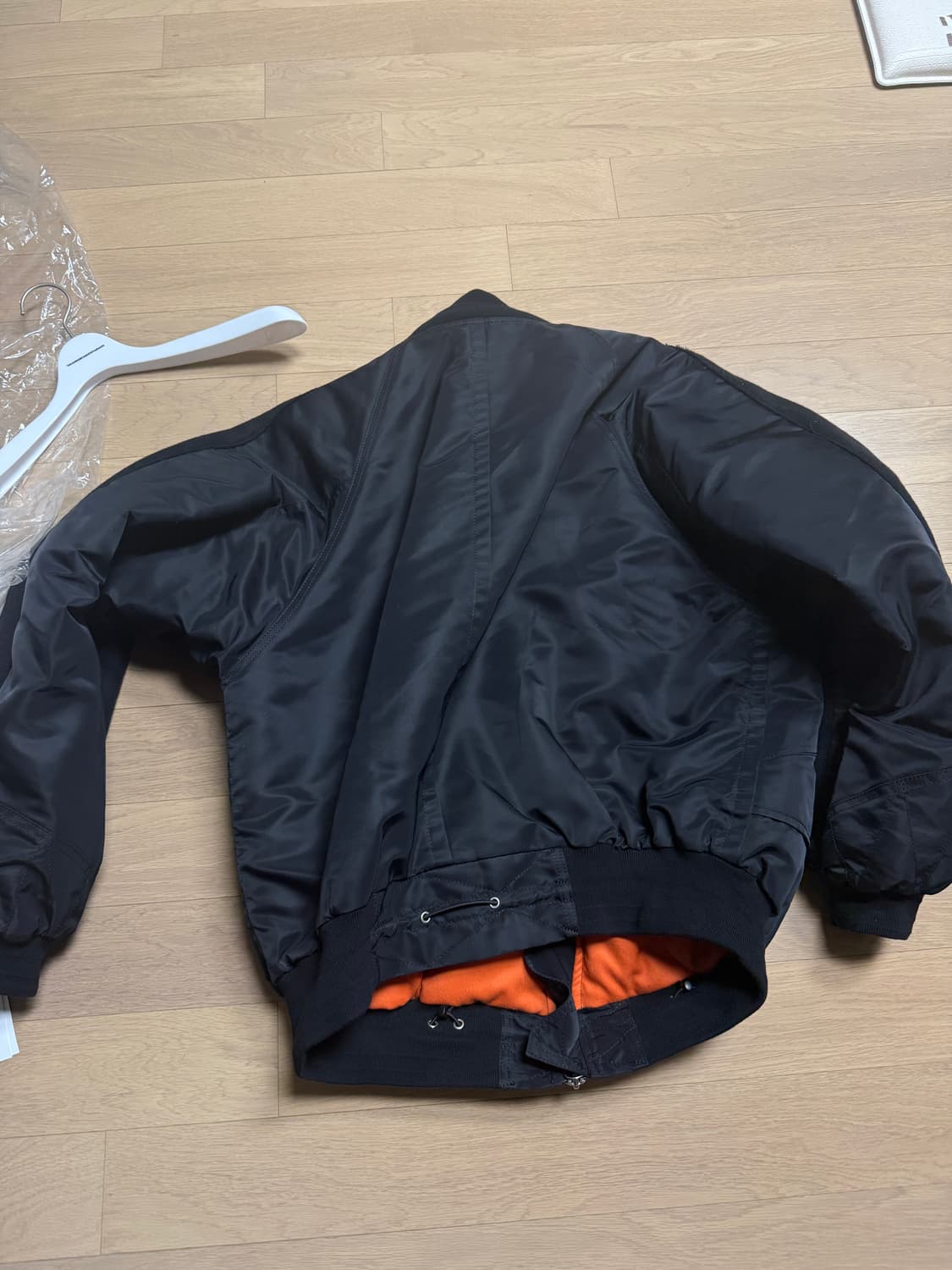 [48] 솔로이스트 이중봄버 검검 에크루 상품이미지4