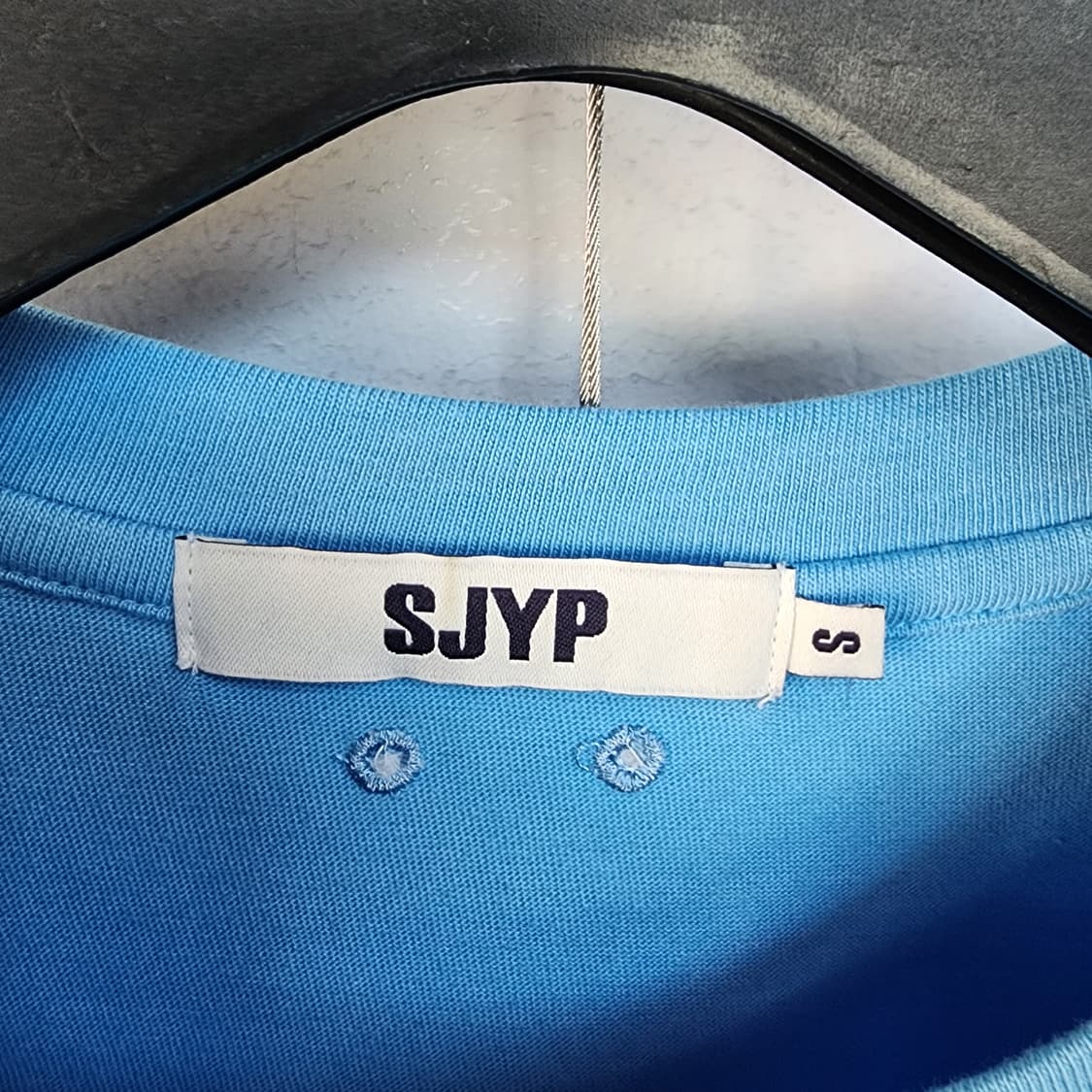  SJYP 블루 티셔츠 공룡 프린팅 상품이미지3