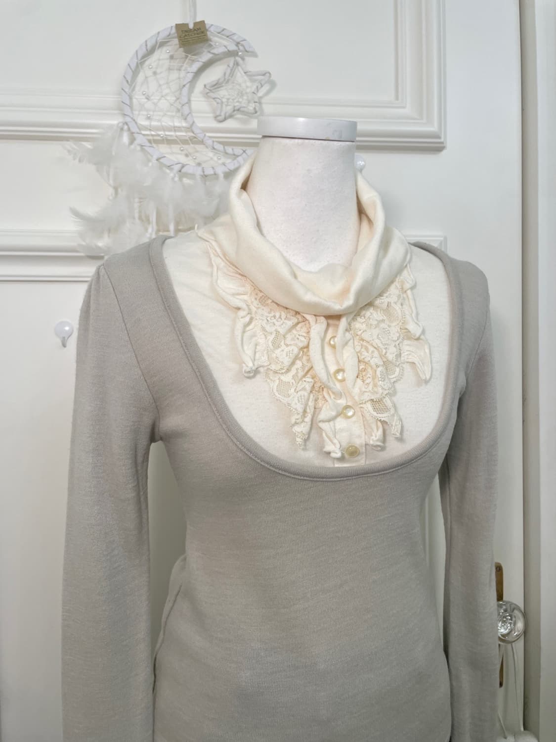 CINEMA CLUB gray lace ruffle turtle-neck 상품이미지3