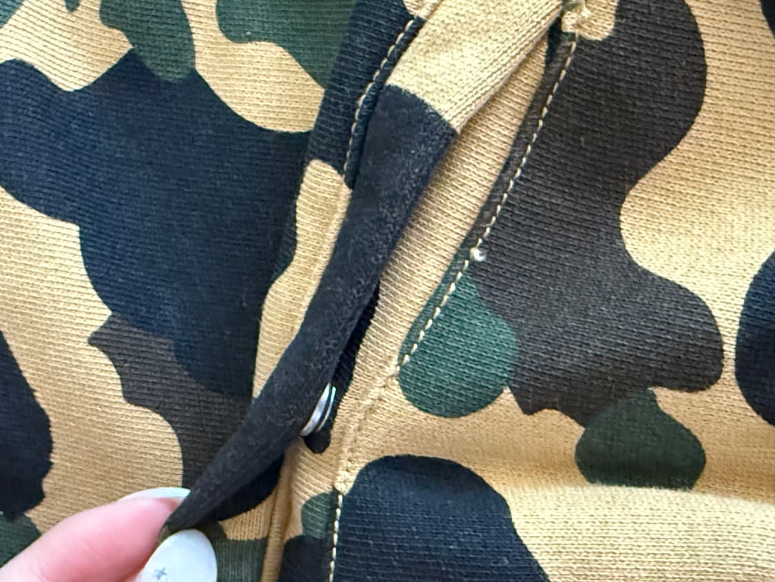 베이프 퍼스트 카모 자카드 원 포인트 릴렉스드 핏 스웨트쇼츠 옐로우 상품이미지9