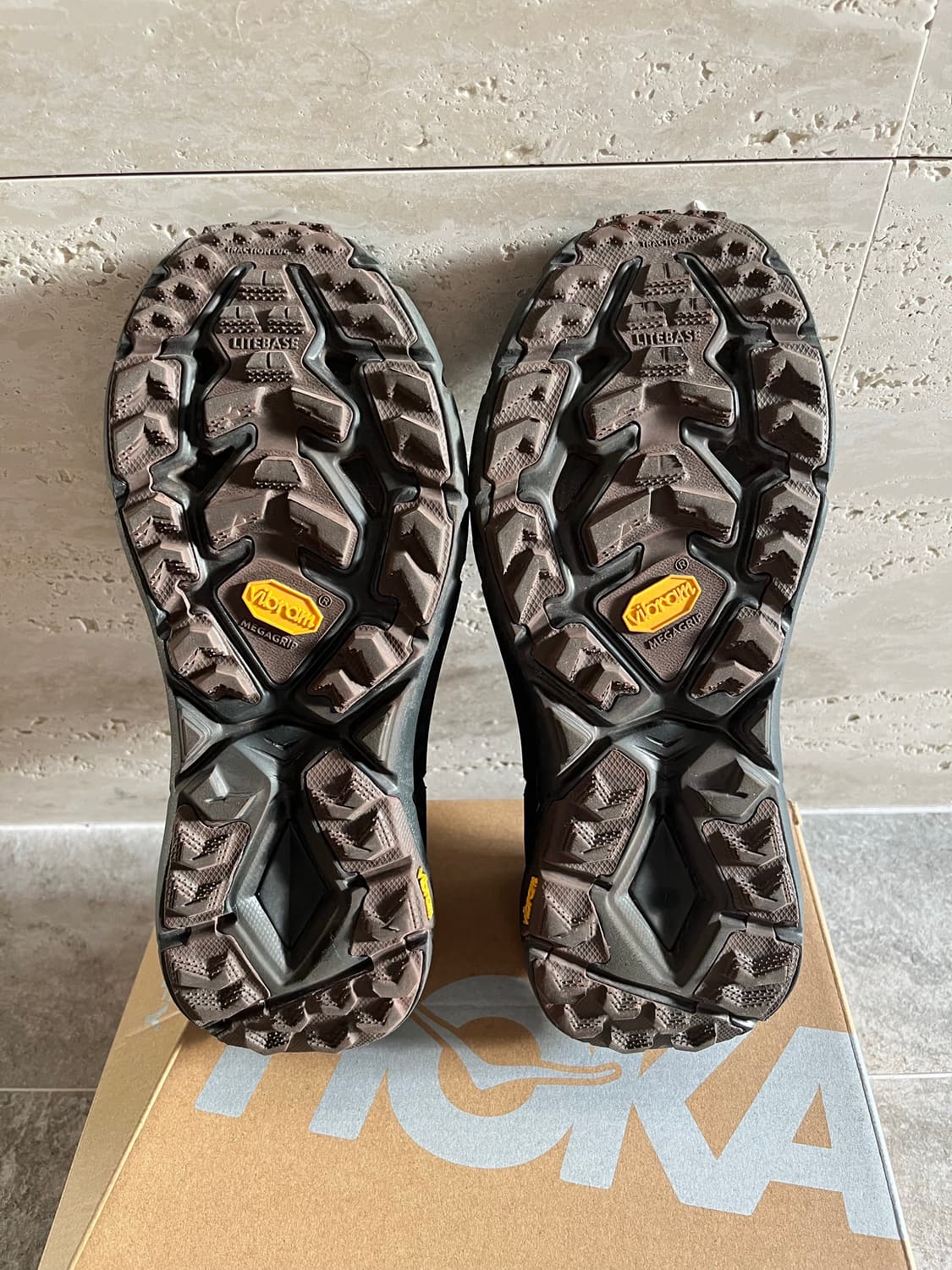 호카 x 새티스파이 마파테 스피드 4 라이트 커피 상품이미지5