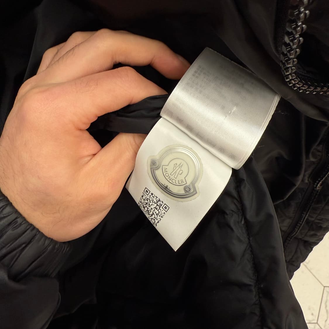 [5] 몽클레어 클루니 패딩 블랙 상품이미지6