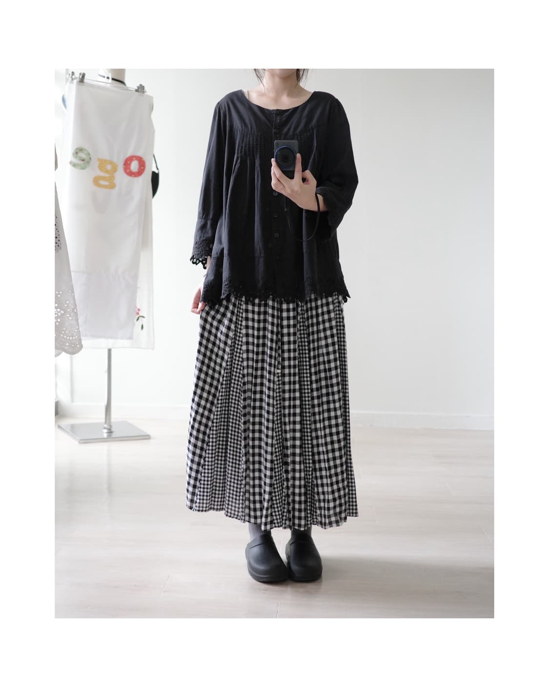 Black buttoned shirring blouse 상품이미지5