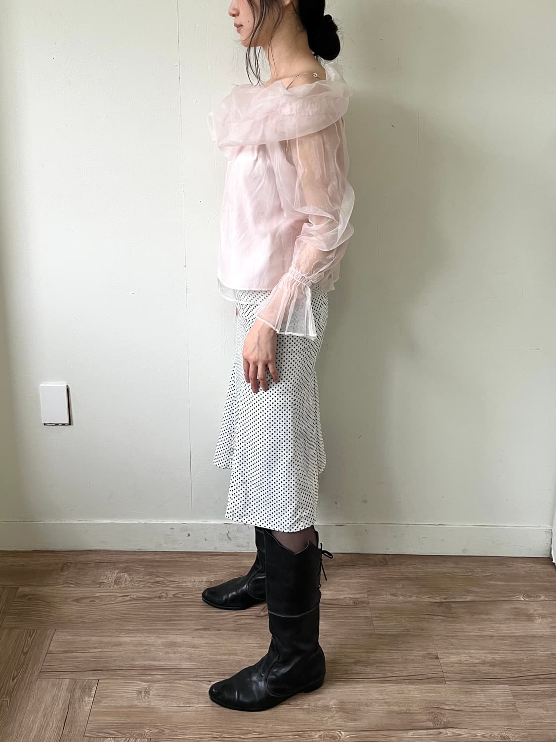 NICE CLAUP 핑크 쉬폰 오픈숄더 상품이미지9